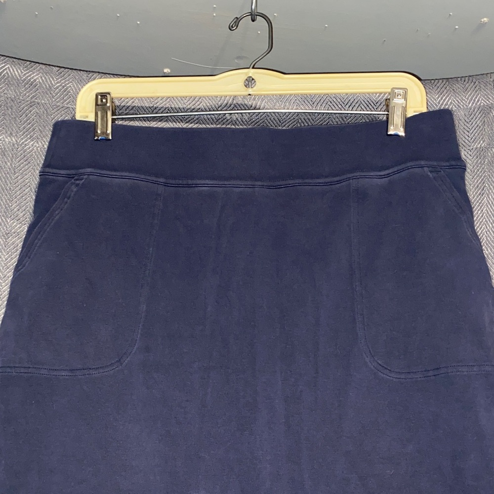 Duluth Trading Co Women's Dark Blue Skort - Picture 2 of 4